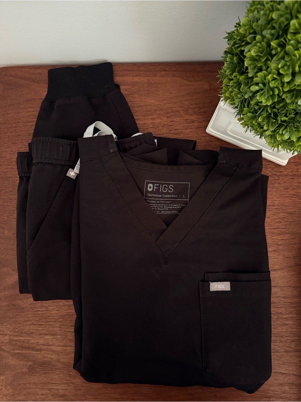 FIGS Men’s Black Jogger Sweatpants